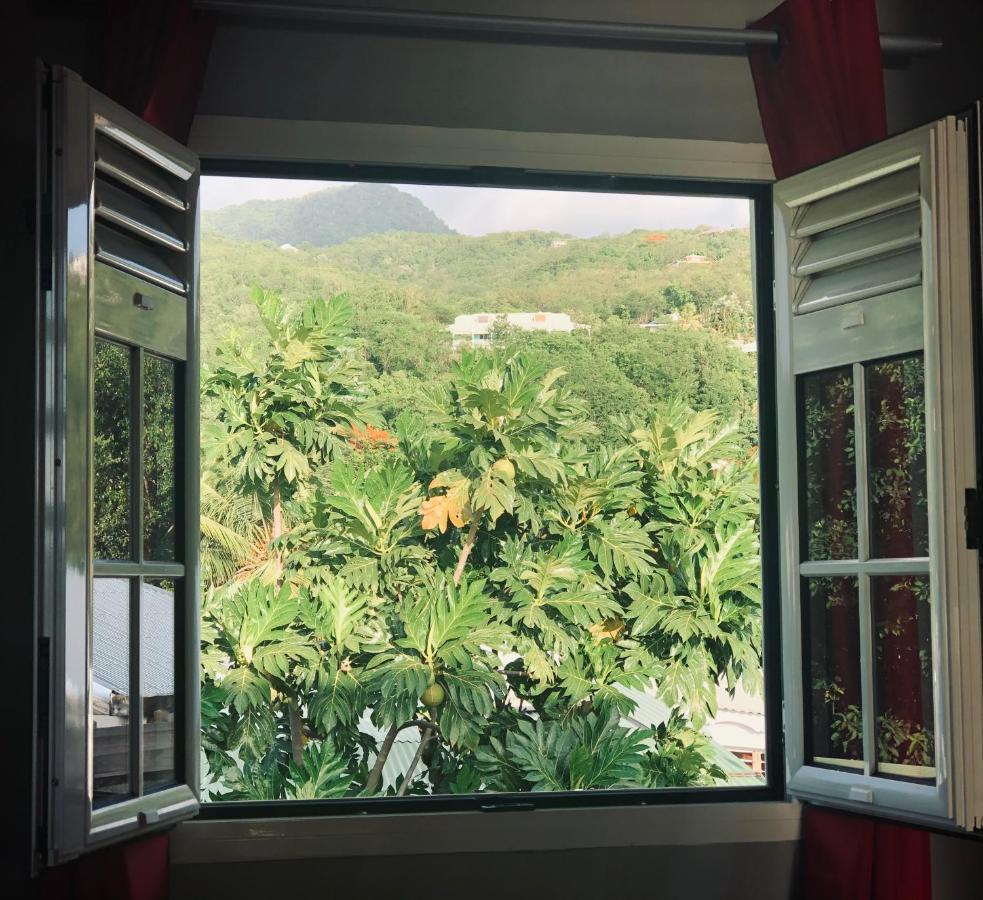 Habitation Baliache - Maison Creole Avec Jardin Privatif, Plage A 200M Deshaies Kültér fotó