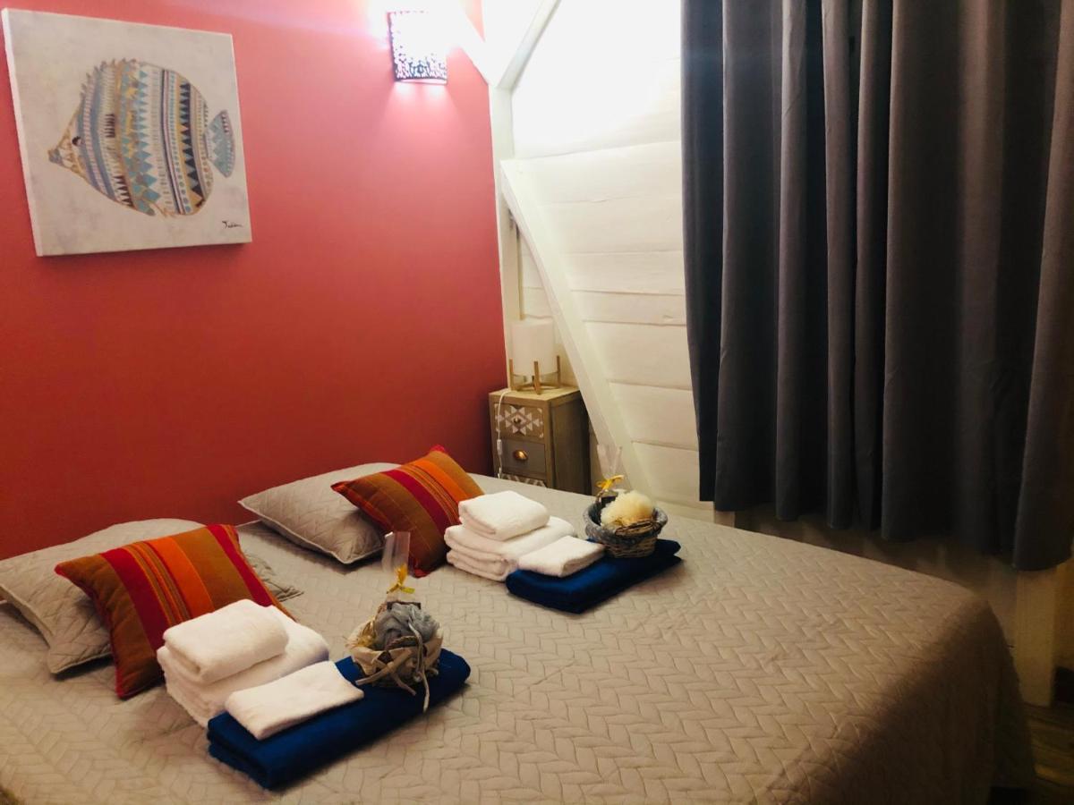 Habitation Baliache - Maison Creole Avec Jardin Privatif, Plage A 200M Deshaies Kültér fotó
